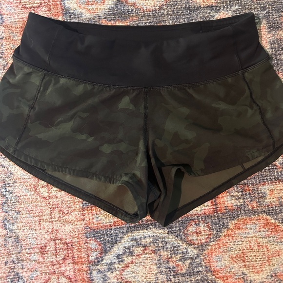 Lululemon shorts - Picture 1 of 3